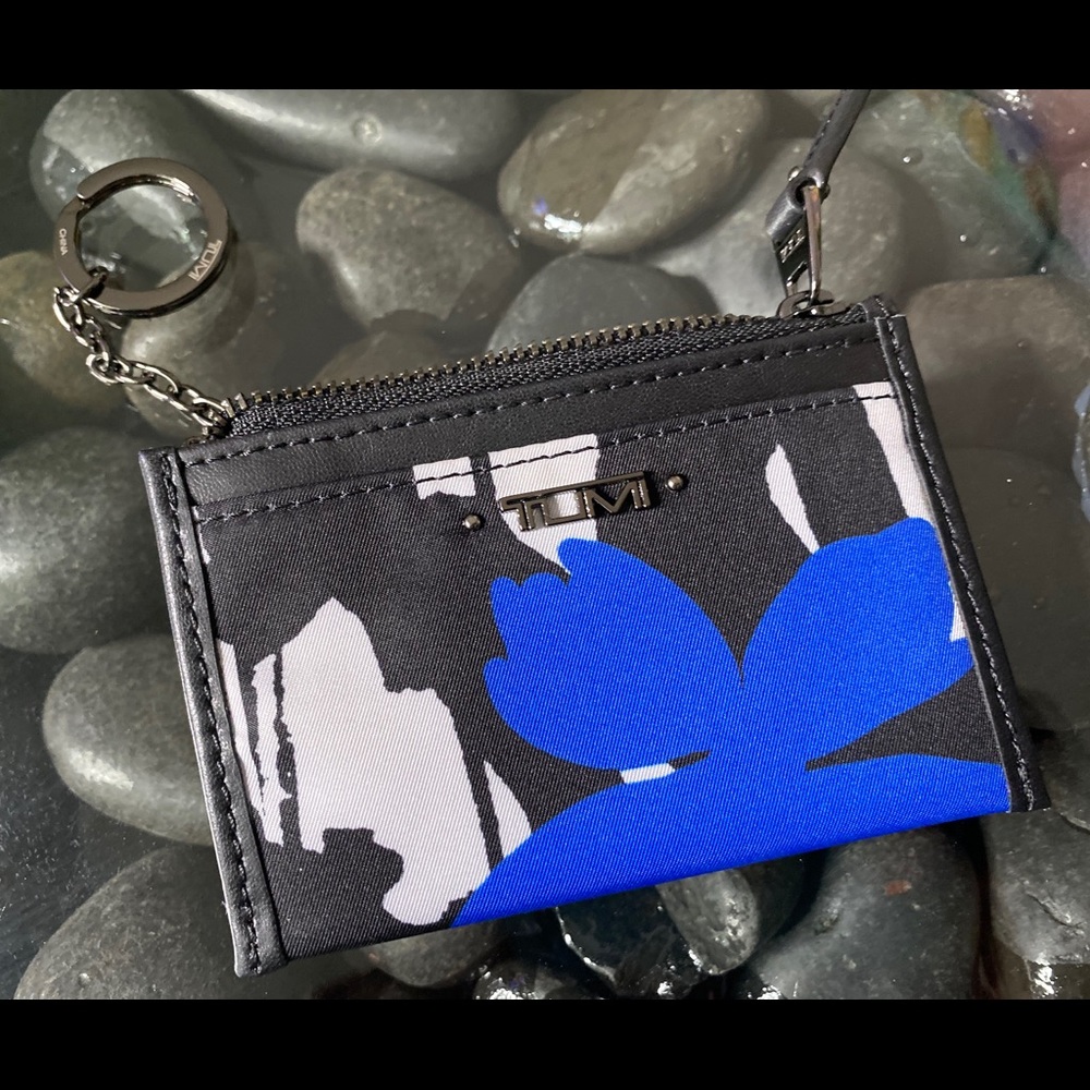 Tumi Vista Zip Card Case Keychain - Picture 3 of 10